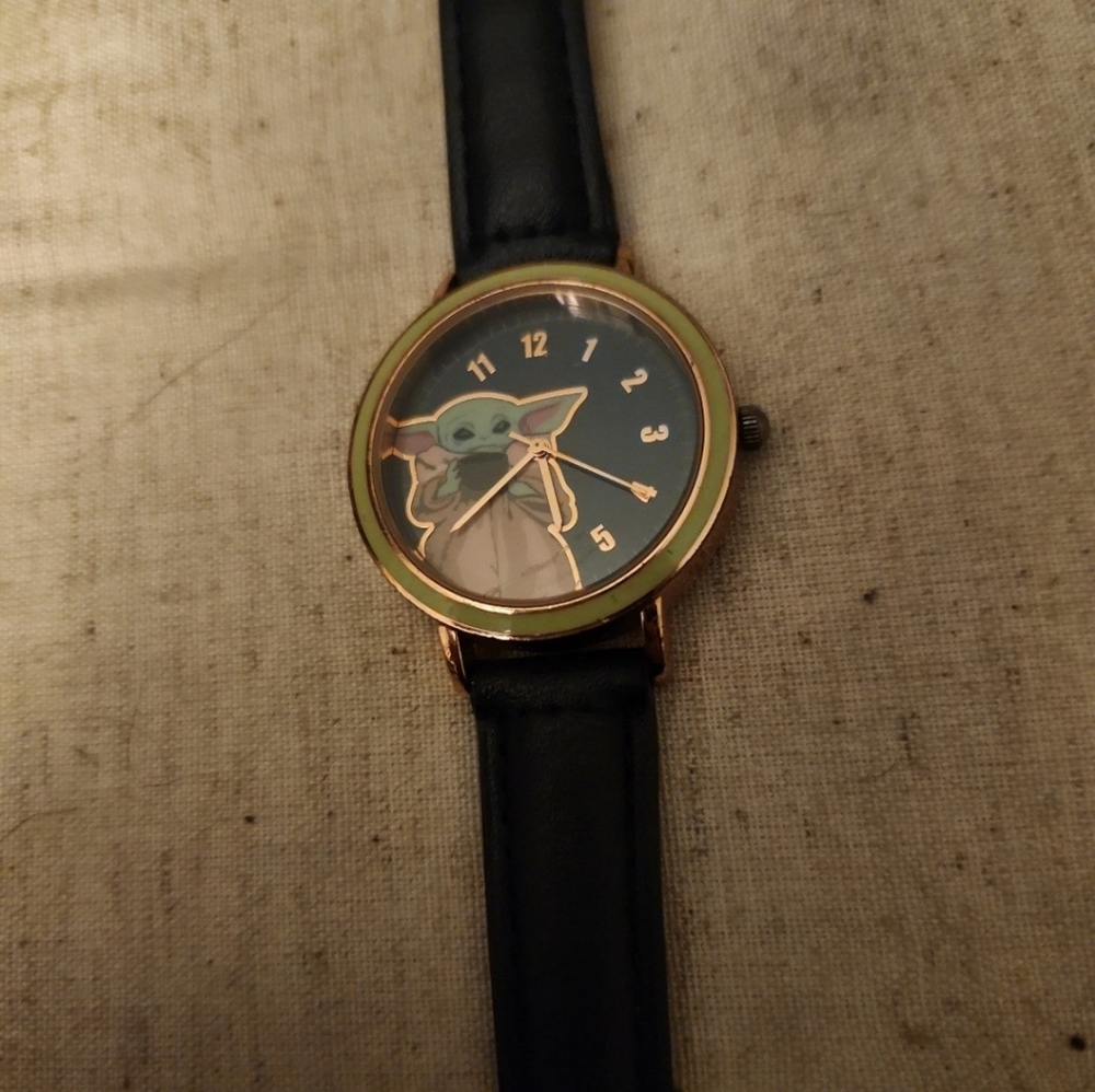 Star Wars Grogu/ Baby Yoda analog watch